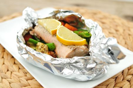 zalmpakketjes-uit-de-oven-met-verse-groenten.jpg